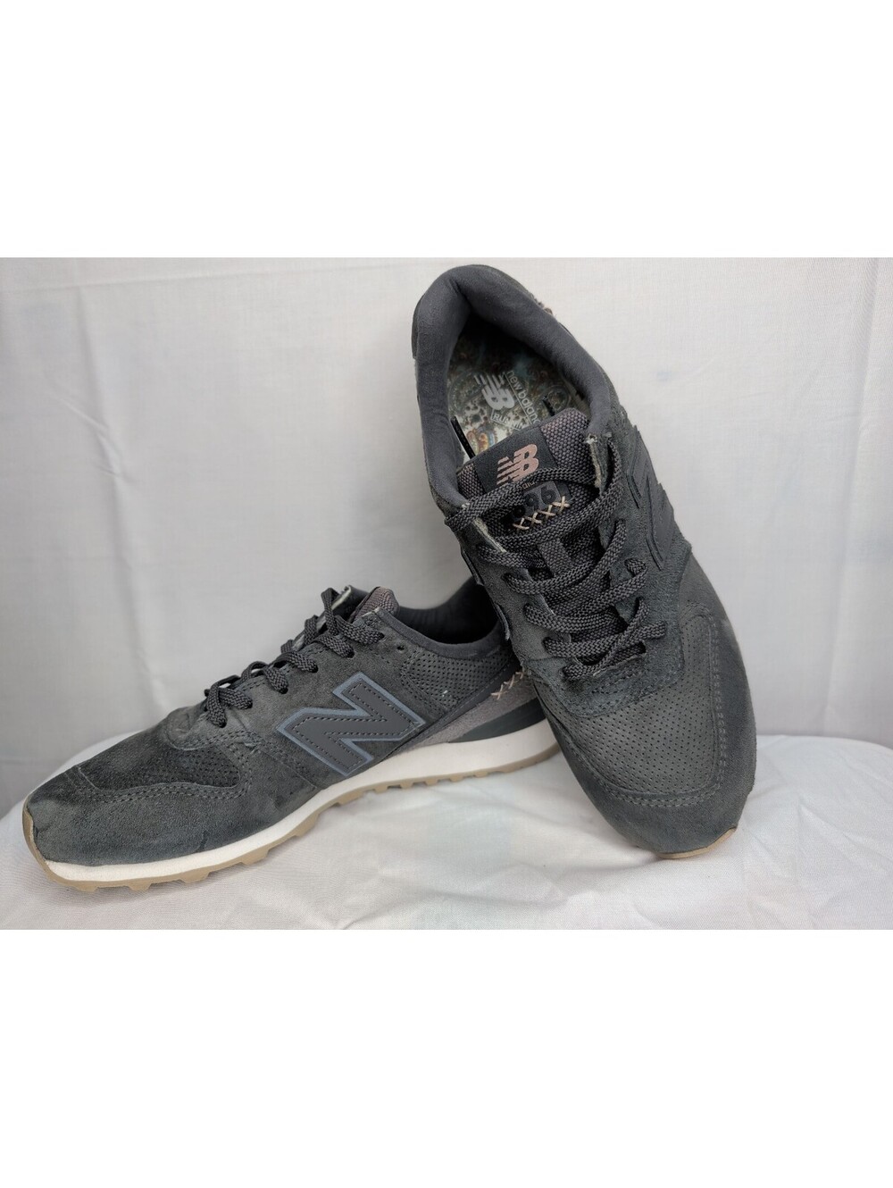 New Balance WL696BY Women's Running Shoes Size 8.5 US Gray Suede